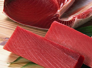 سمك التونة الطازج الساشيمي